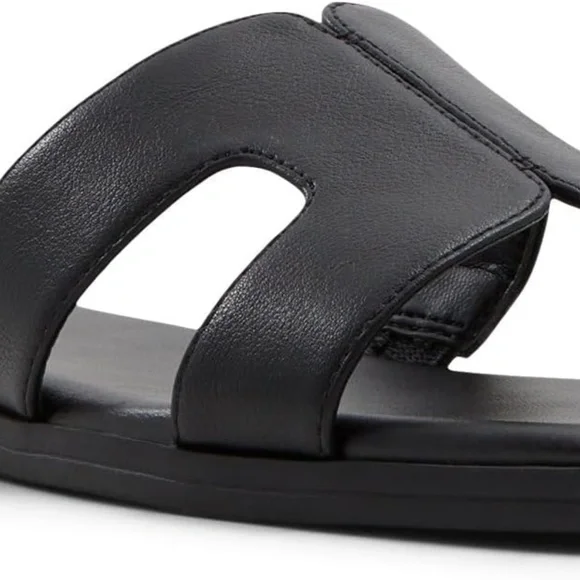 Call it Spring sandals - Picture 4 of 4